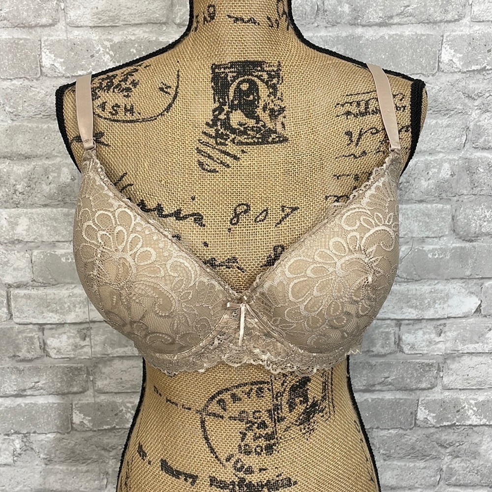 International Intimates Lace Bra